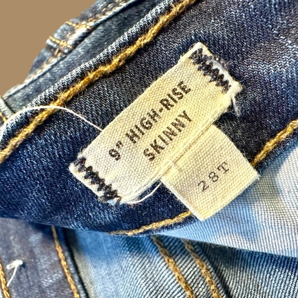 Madewell ‘Tall 9” Mid-Rise Skinny Jeans in Hayes Wash: Button-Front Edition’ 28T - Picture 4 of 16